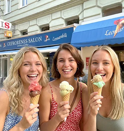 Triff deine Freunde bei Leonardelli such dir deine Lieblings-Eissorte bei Leonardelli aus